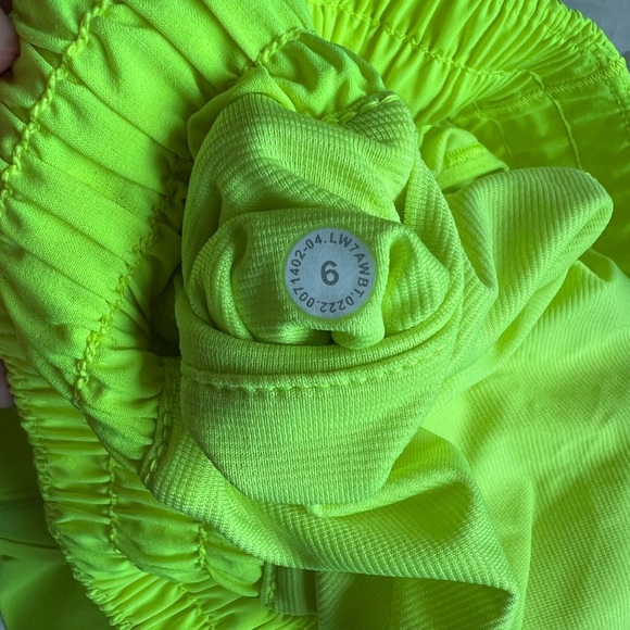 Lululemon Hottie Hot Short - Picture 3 of 4